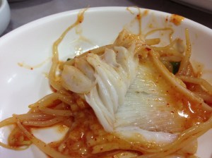 '중' 이상 사이즈의 가오리는 살이 상당히 두껍고 충실하다. '소'도 먹을만은 하다. 사진은 '덜맵게' '소' 가오리찜