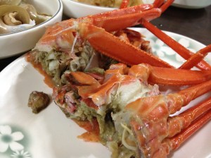 대게철에는 대게도 삶아서 내어 준다