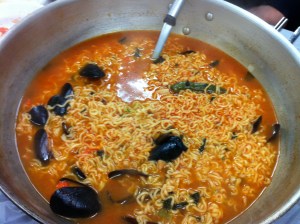 속풀이에 '짱' 홍합라면