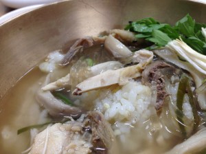 닭 자체의 맛을 충분히 느낄 수 있으면서 잡내가 거의 나지 않는다