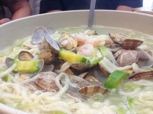 면이나 국물 뿐만 아니라 튼실한 바지락 역시 아낌없이 듬뿍 들어가 있다