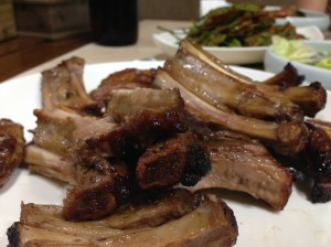 미리 초벌구이를 해서 나오기 때문에 조금만 더 구워서 먹으면 된다