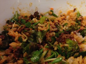 한우에 계란후라이에 야채가 들어갔으니 맛이 없을 수가 없다