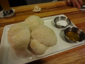 한식집에서도 잘 맛보기 힘든 노루궁뎅이버섯