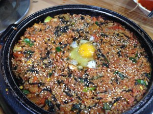 맛있는 두루치기 양념을 남길 수는 없다