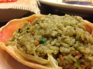 고소하고 담백하고 짭짤한 식감은 '대게 그 자체'보다 더 맛있다는 평가까지 있다