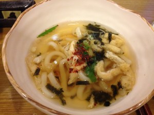 역시 기본으로 나오는 우동