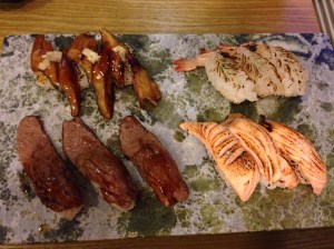 구운 초밥으로 구성된 스시준 B