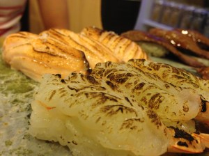 불길의 '터치'를 받은 생새우는 감칠맛은 끌어올리면서도 부드러움은 그대로 간직했다