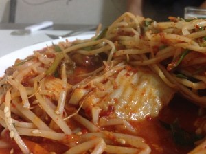 콩나물과 미더덕, 양념만 해도 5천원이 될 텐데 가오리도 '꽤' 들어 있다