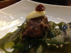 해초와 미역 등과 함께 먹으면 의외로 맛이 잘 어울린다