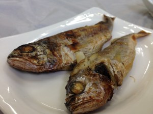 크지도 적지도 않은 조기 두마리. 맛조개가 좀 부족하다 싶으면(그렇진 않지만) 훌륭한 단백질 공급원이 된다