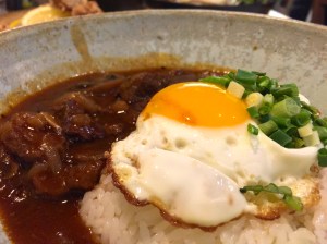 8시간을 끓인 소스라는데 뭐.. 나쁘지 않은 정도?