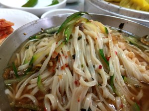 면이고 국물이고 배불리 먹어도 속이 편하다