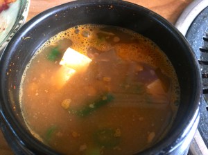 공기밥을 시키면 된장과 오리탕 중 선택할 수 있다