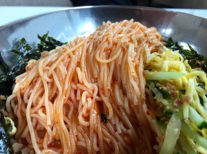 약간 매콤하면서도 적절한 감칠맛이 더해진 가운데 쫄깃함까지 느낄 수 있다